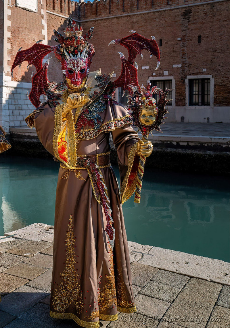 venice-carnival-mask-costume-arsenal-322.jpg
