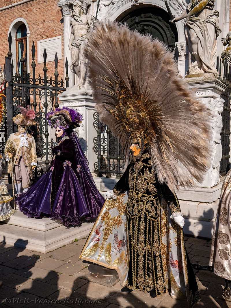 venice-carnival-mask-costume-arsenal-608.jpg