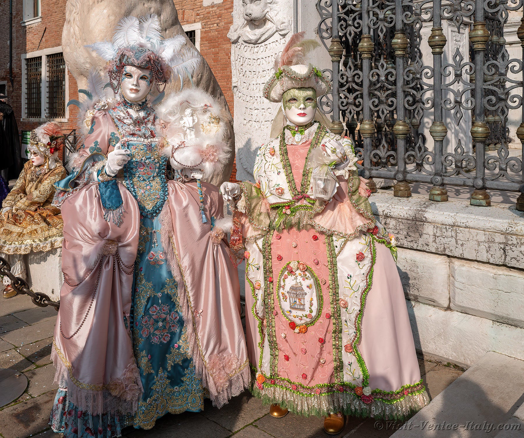 carnival-venice-2024-costume-masks-682.jpg