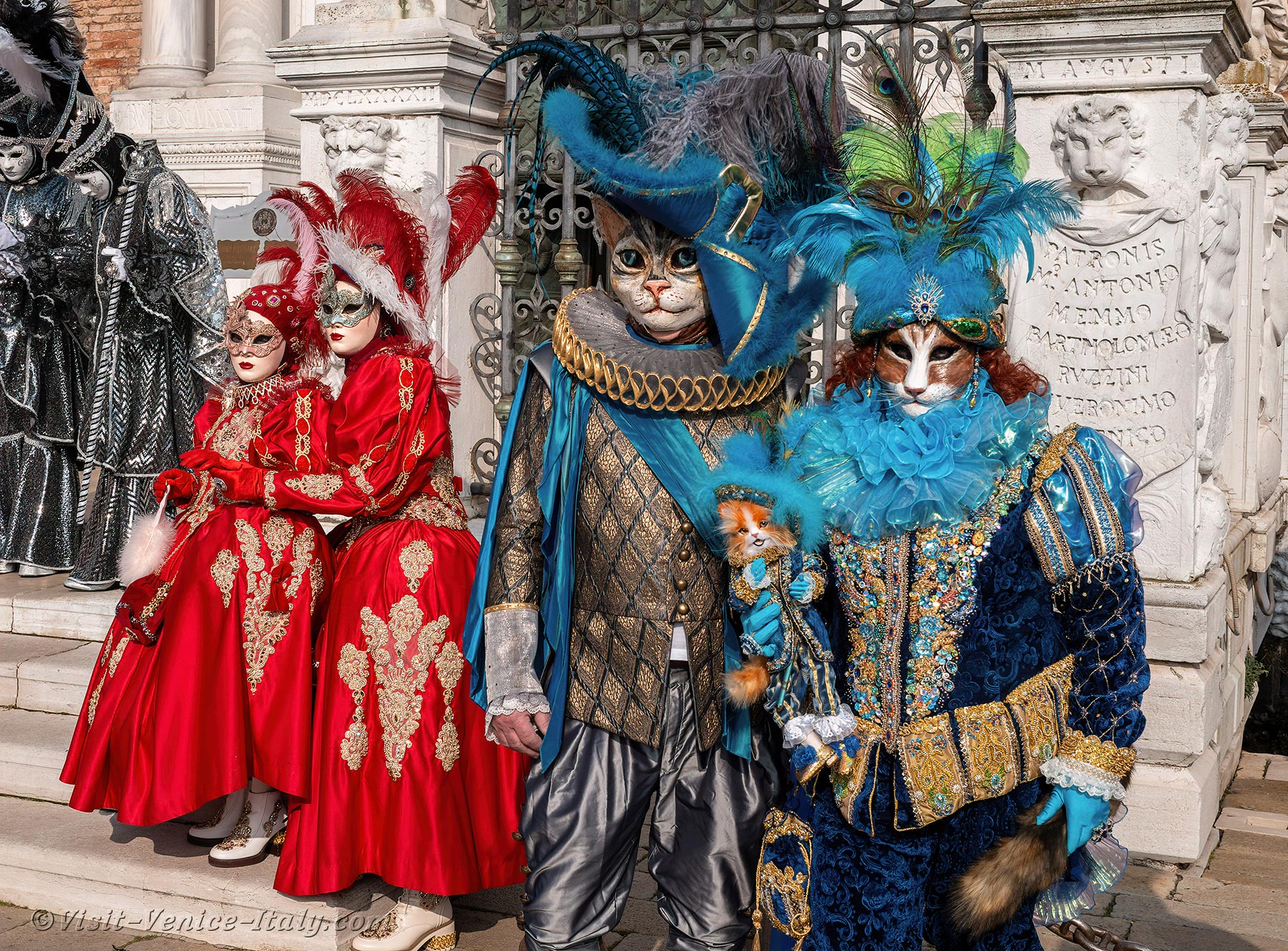 carnival-venice-2024-costume-masks-489.jpg