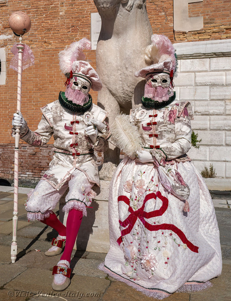 venice-carnival-mask-costume-arsenal-385.jpg