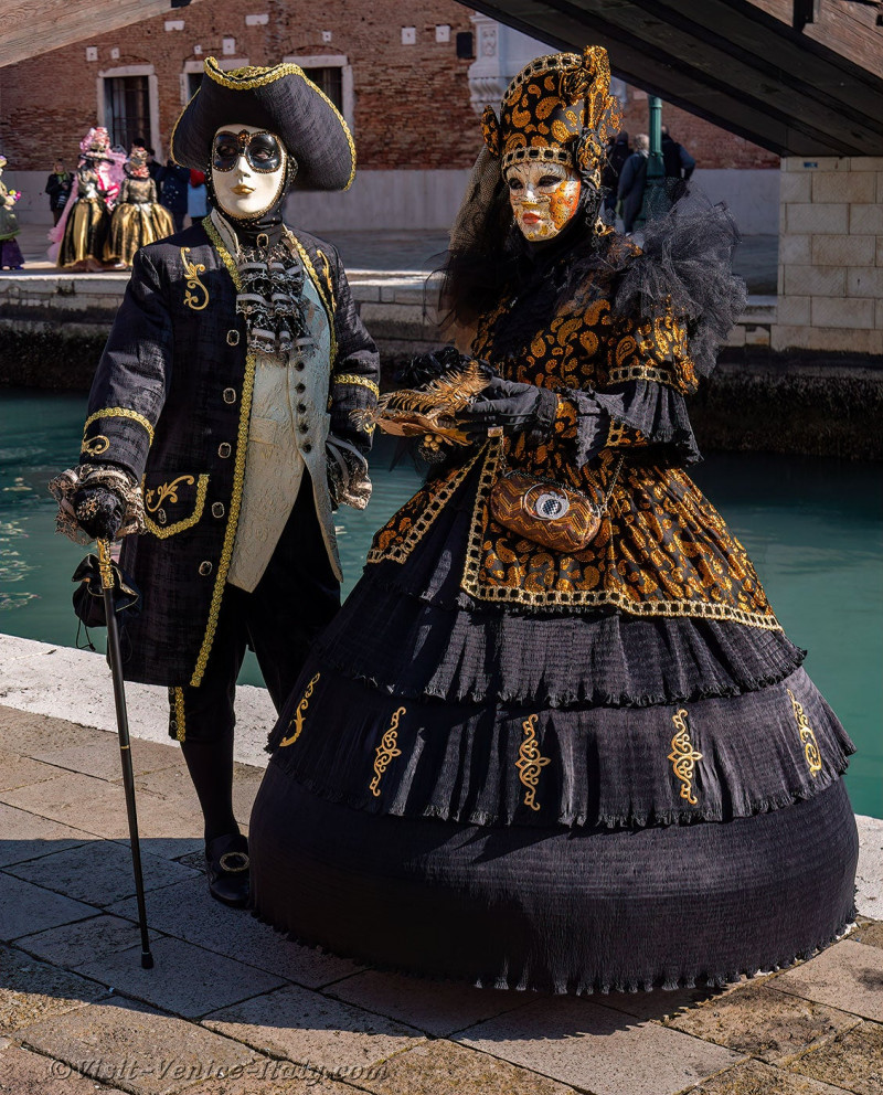 venice-carnival-mask-costume-arsenal-376.jpg