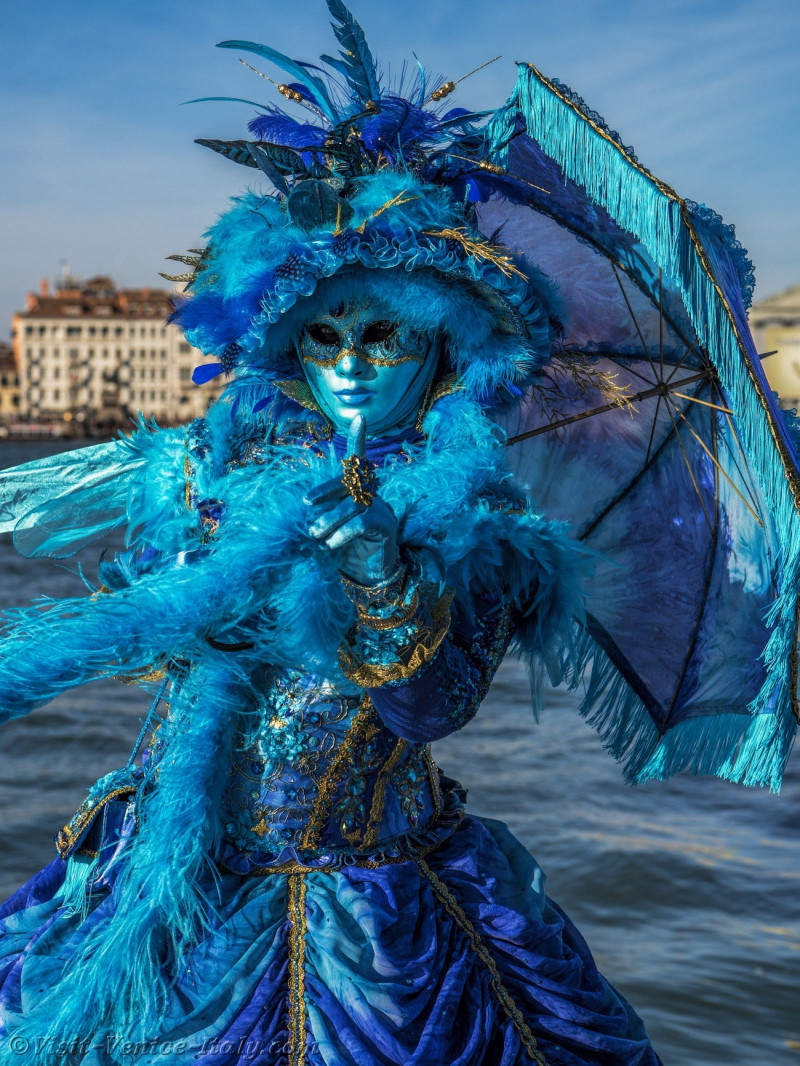 venice-carnival-mask-costume-0701.jpg