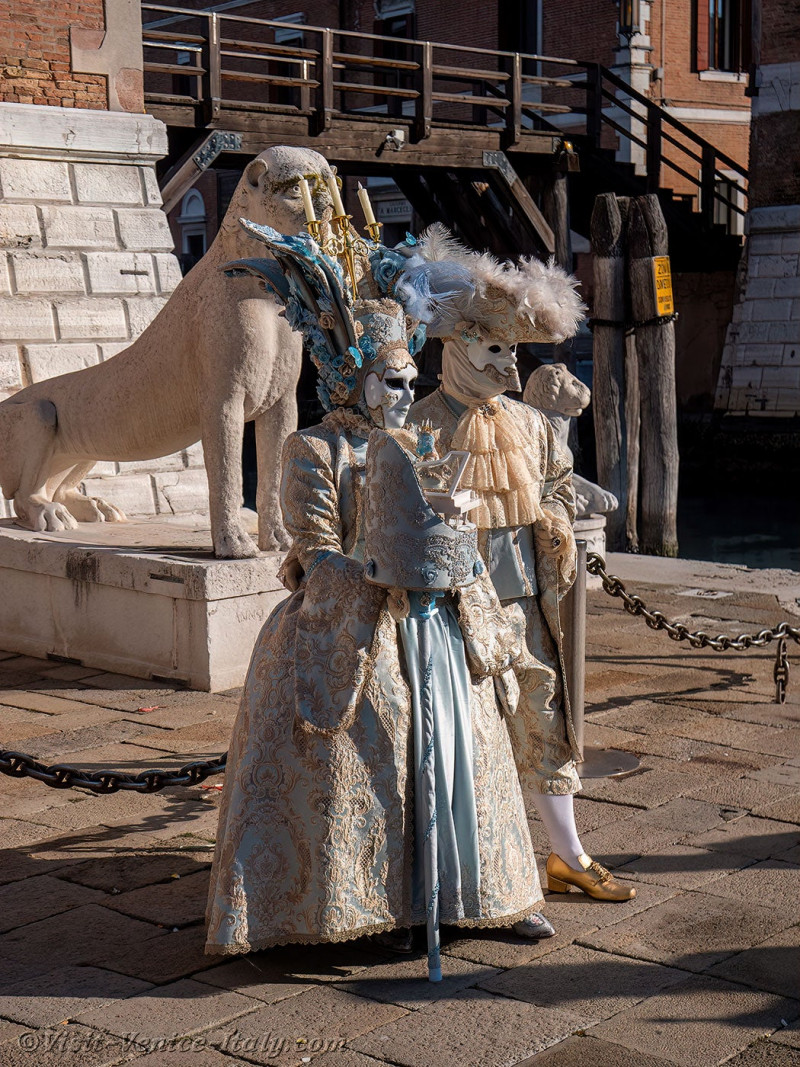 venice-carnival-mask-costume-arsenal-016.jpg