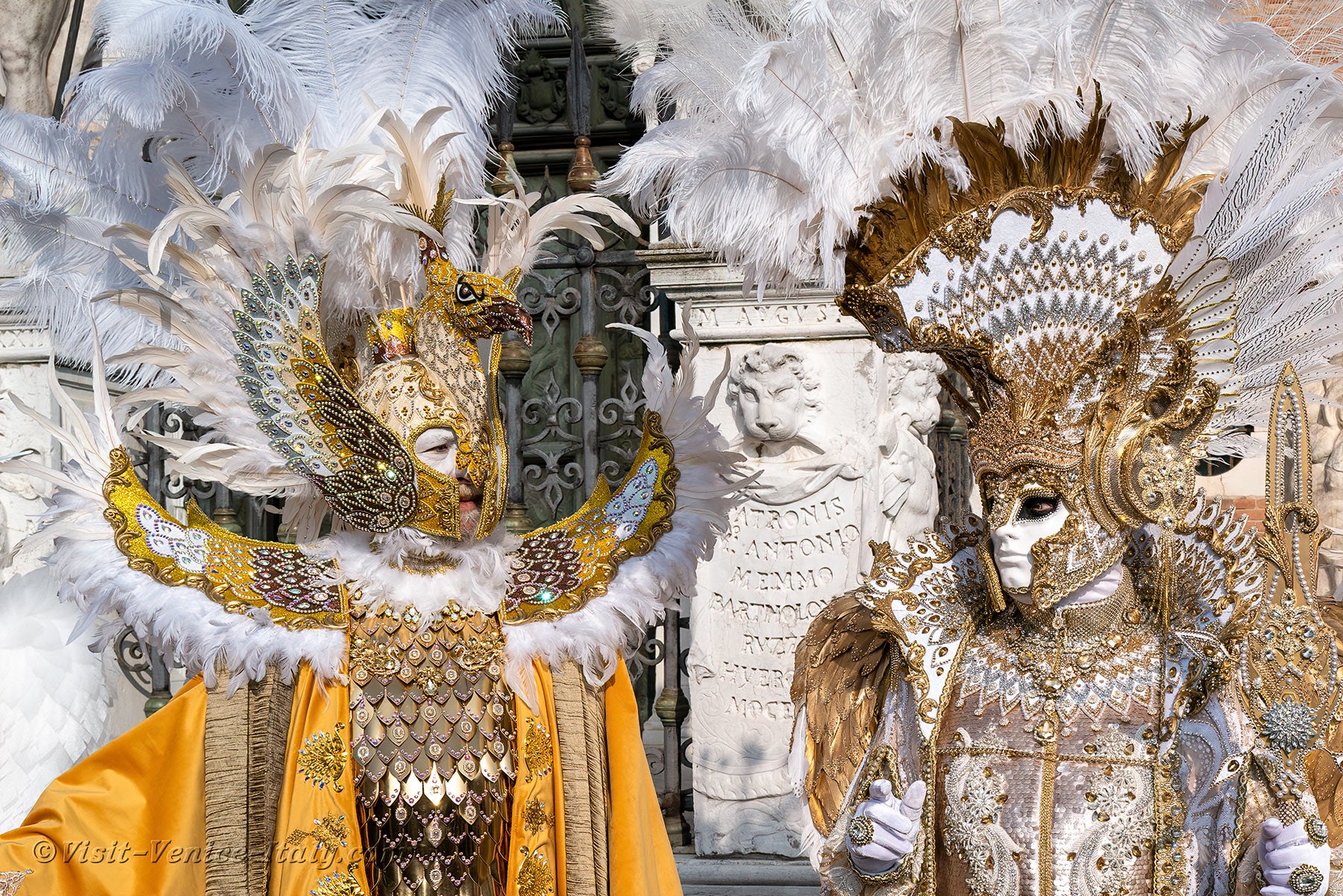 carnival-venice-2024-costume-masks-452.jpg