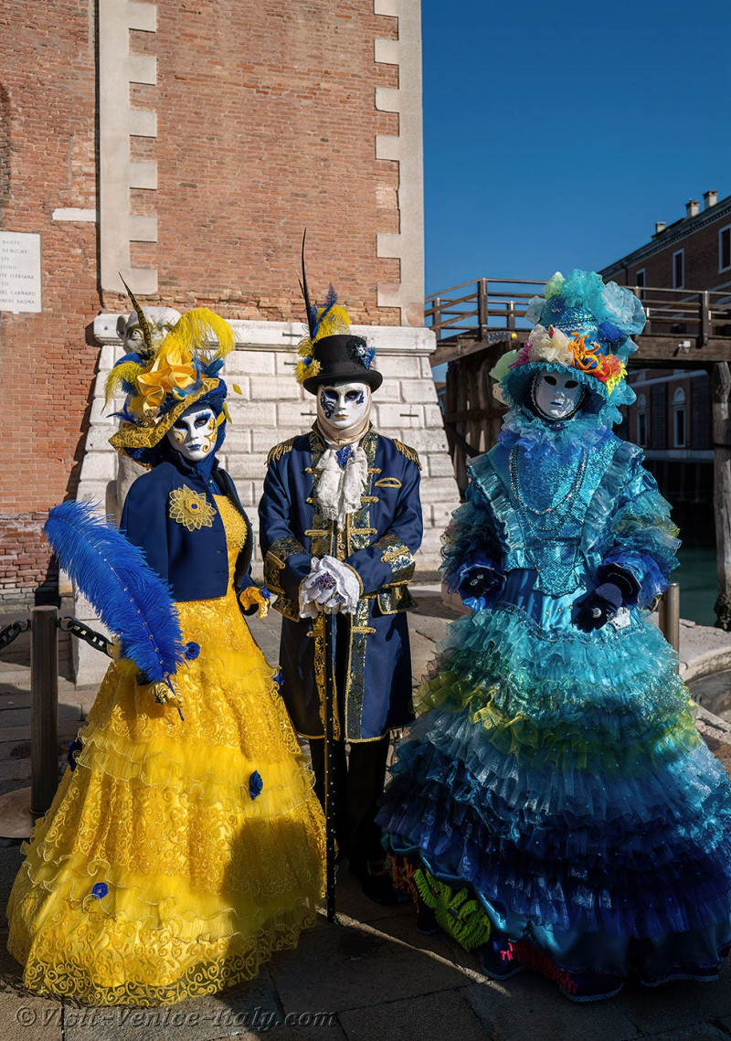 venice-carnival-mask-costume-arsenal-605.jpg