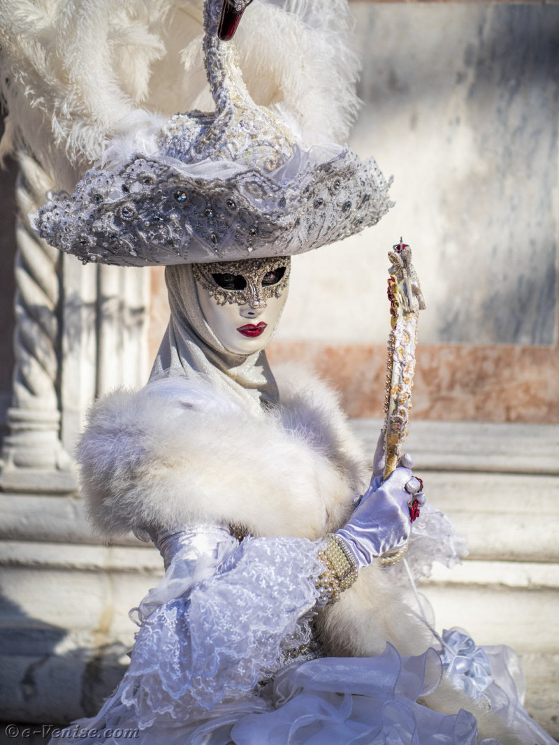 venice-carnival-mask-costume-0622.jpg