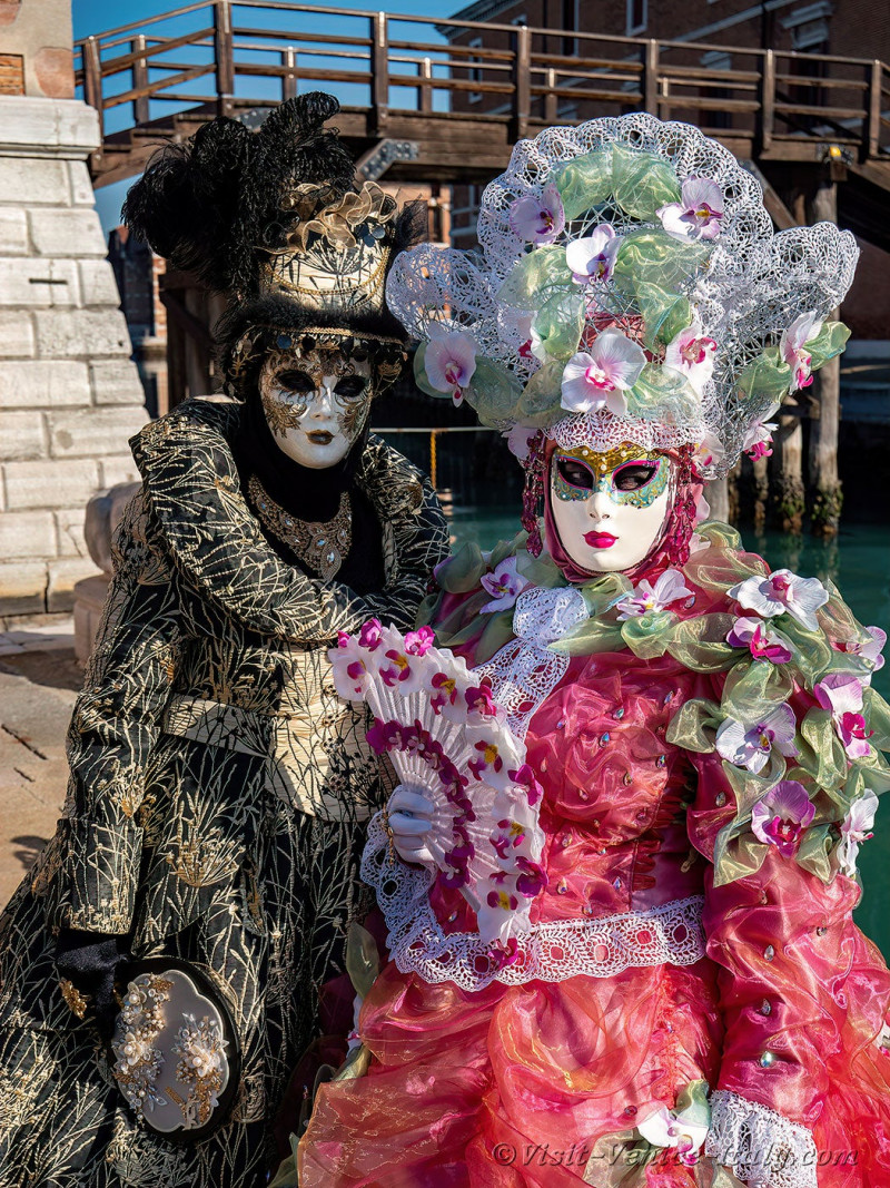 venice-carnival-mask-costume-arsenal-684.jpg