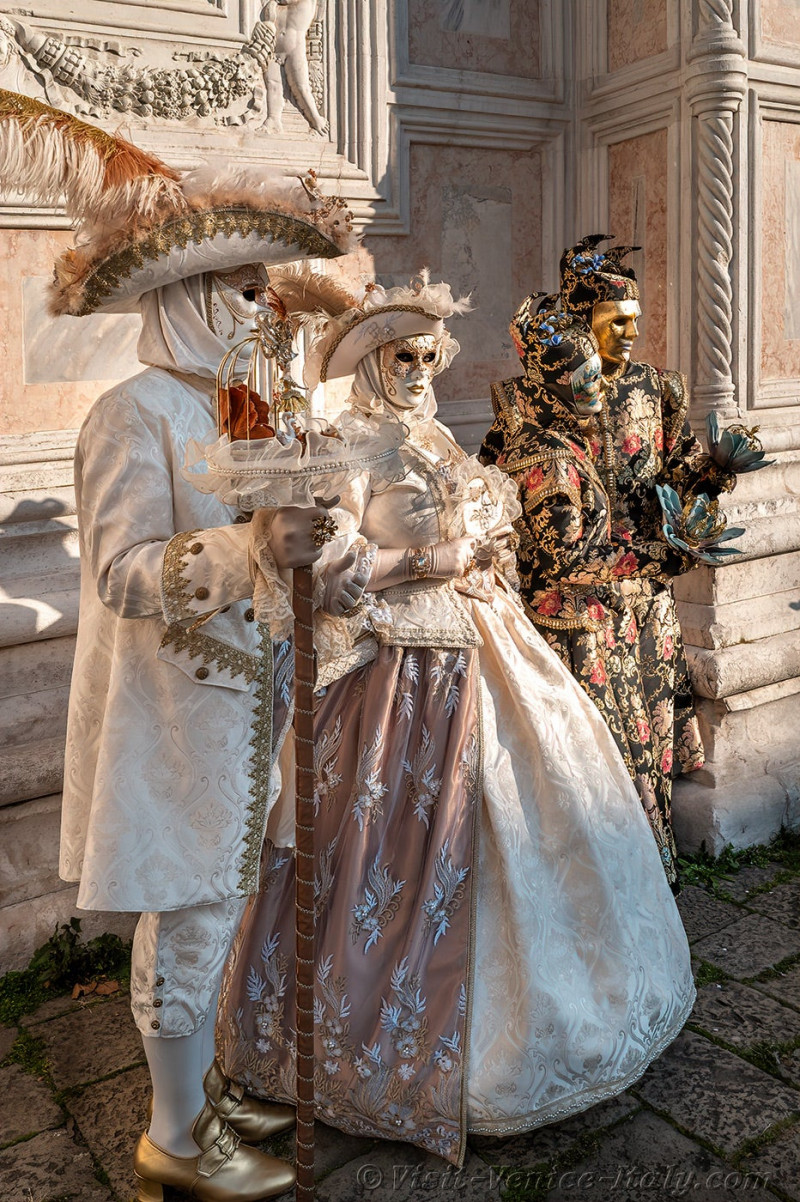 carnival-venice-2024-costume-masks-155.jpg