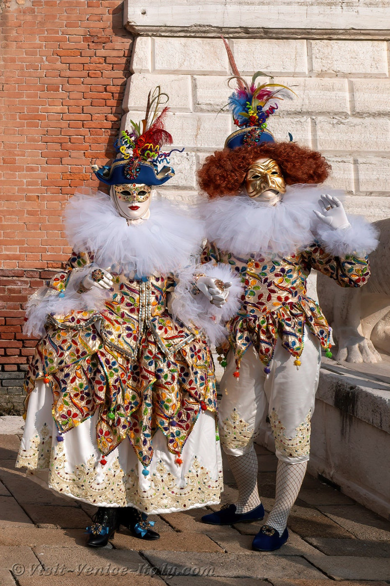 carnival-venice-2024-costume-masks-223.jpg