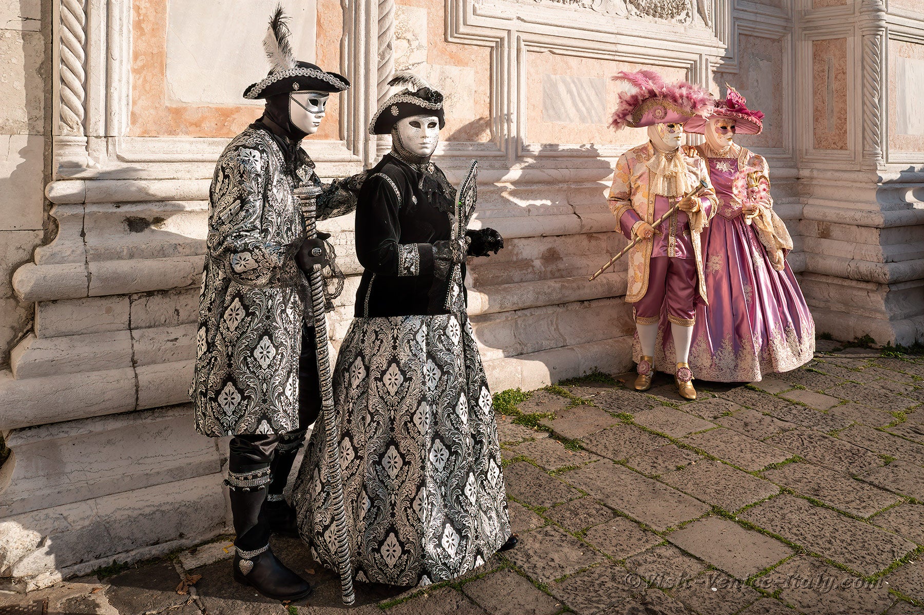 carnival-venice-2024-costume-masks-102.jpg