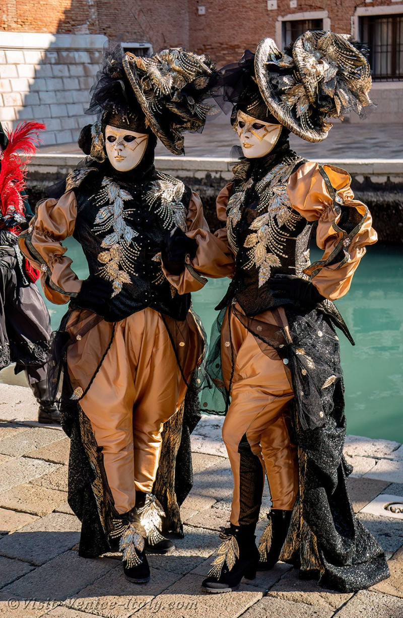 venice-carnival-mask-costume-arsenal-254.jpg