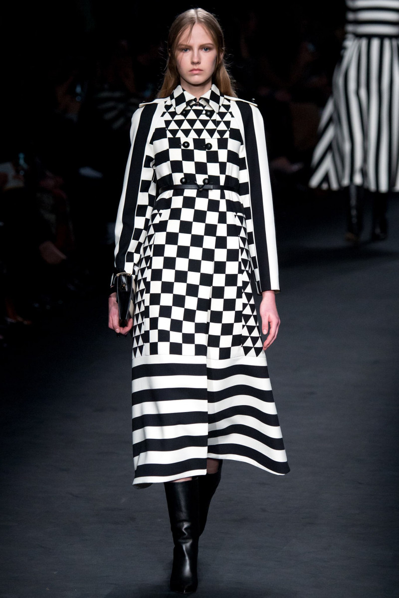 001-valentino.jpg