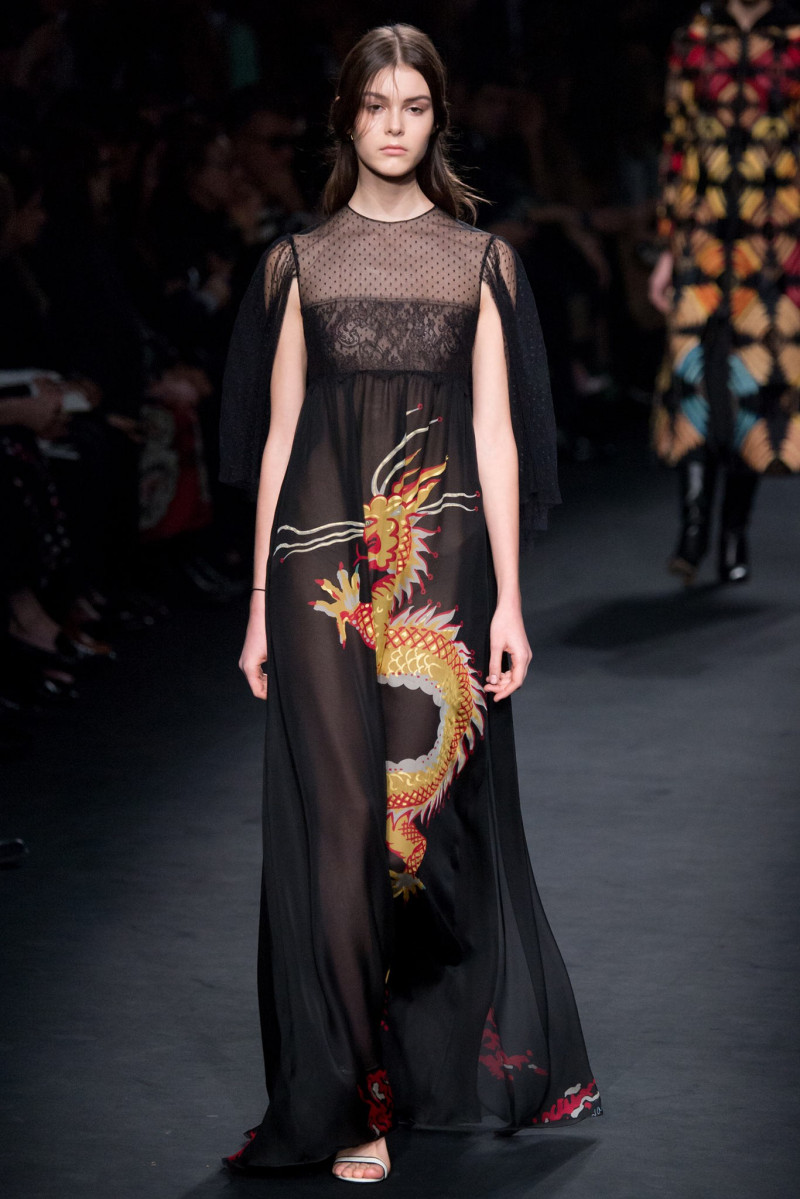 060-valentino.jpg