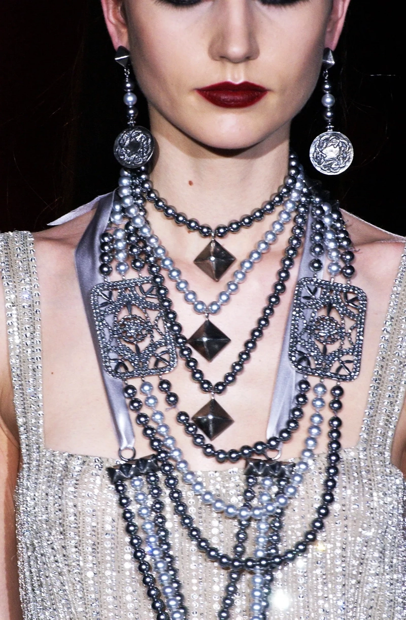 valentino-spring-2003-couture-details-00430h.webp