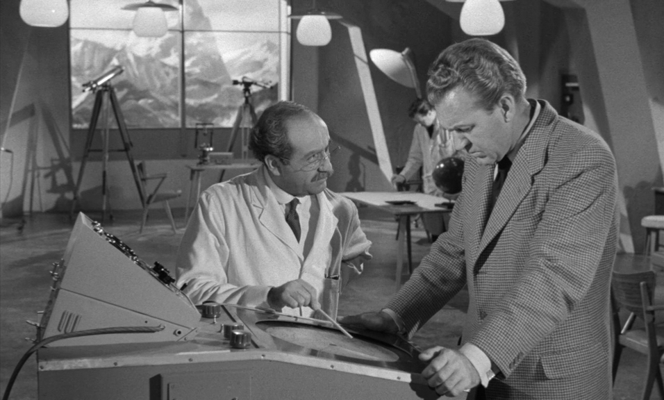 Ужас Тролленберга.1958.BDRip AVC msltel.mkv_snapshot_00.20.45.649.jpg