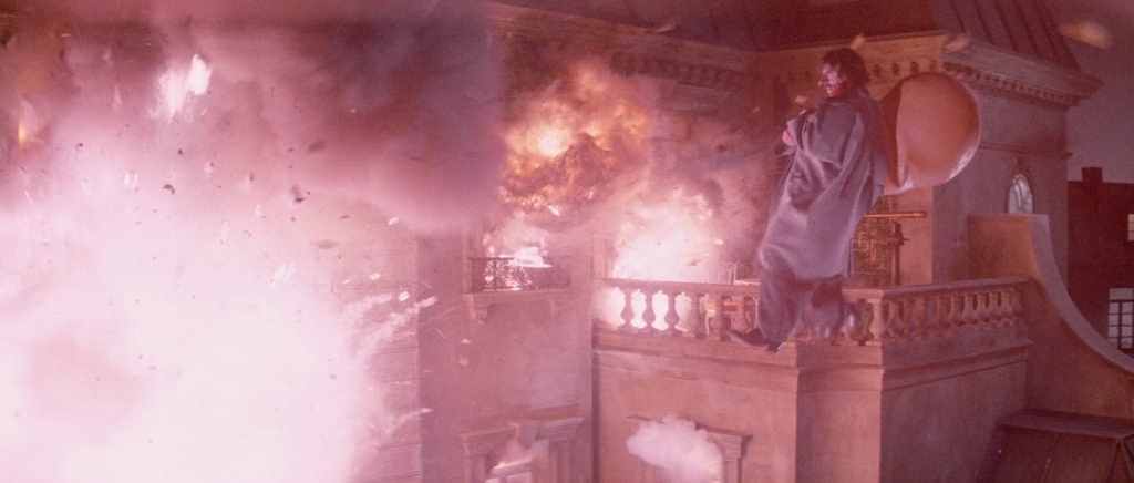 Розовая пантера наносит ответный удар.1976.BDRip AVC msltel.mkv_snapshot_00.24.40.185.jpg