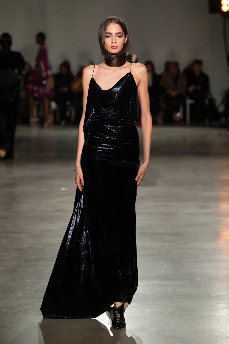 00036-christian-siriano-fall-2026-ready-to-wear-credit-gorunway.webp