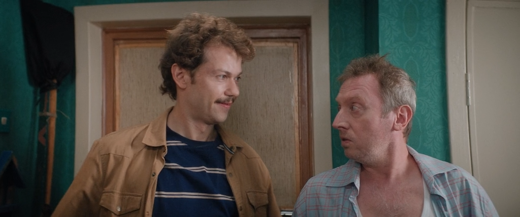 Трёшка.S01E01.WEB-DLRip.x264.seleZen.mkv_snapshot_01.49.png