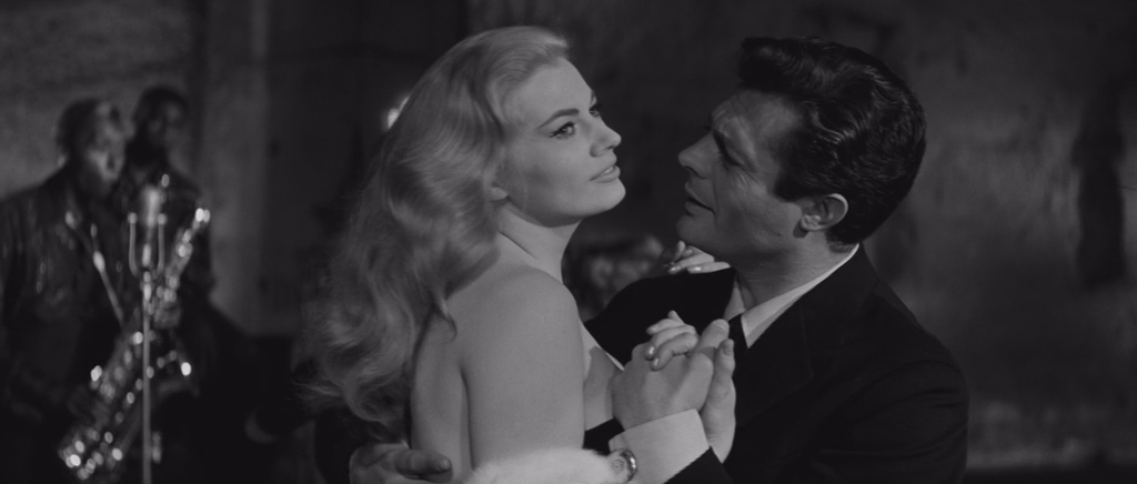 Сладкая жизнь.1960.BDRip AVC msltel.mkv_snapshot_00.36.11.541.jpg