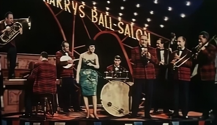 Ein Stern f?llt vom Himmel (1961)_RU_DE_Grampy.mkv_snapshot_01.17.14.831.png