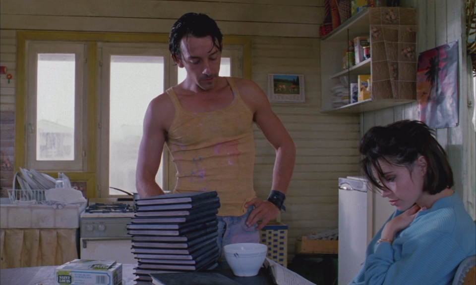 37.2 утром.1986.BDRip AVC msltel.mkv_snapshot_00.29.09.442.jpg