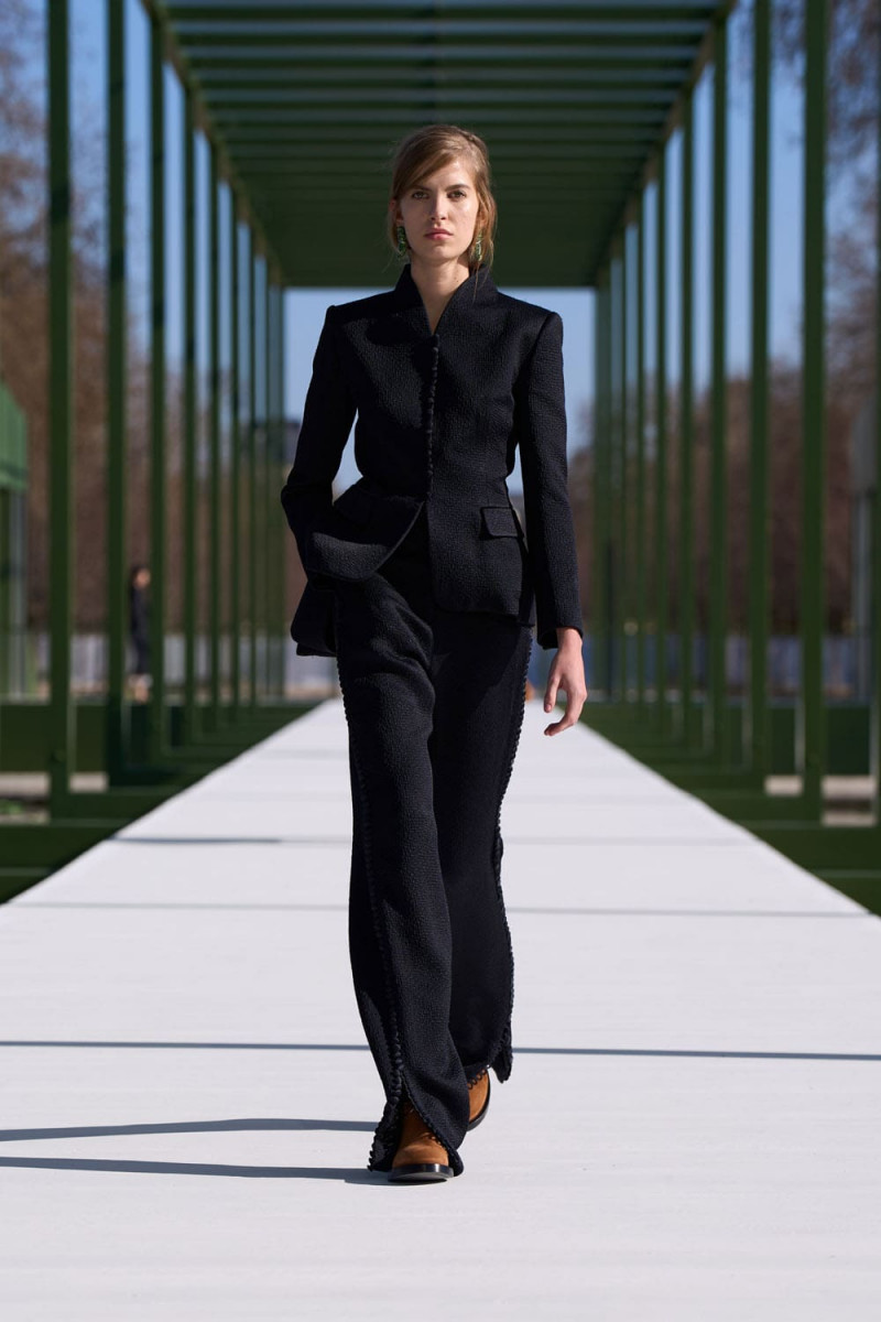 Dior-Fall-Winter-2026-2027-Women-Runway-Magazine-62.jpg
