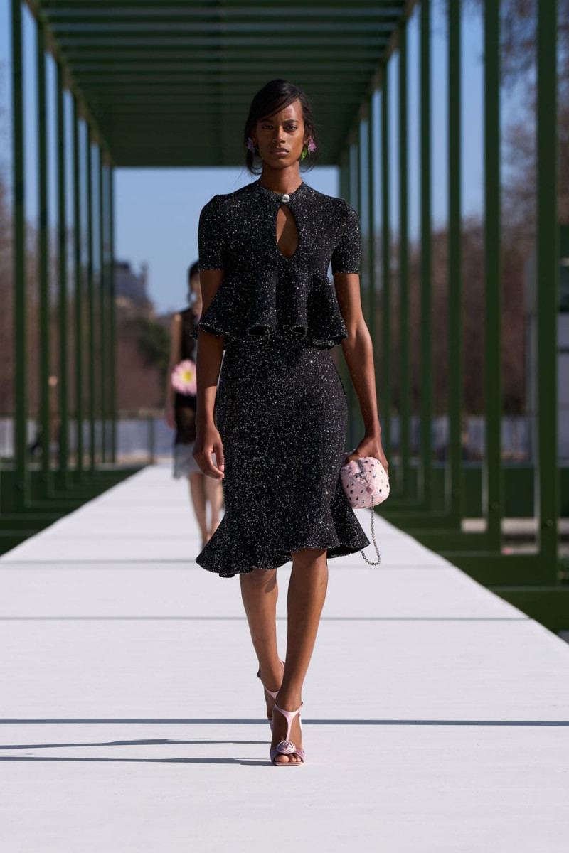 Dior-Fall-Winter-2026-2027-Women-Runway-Magazine-16.jpg