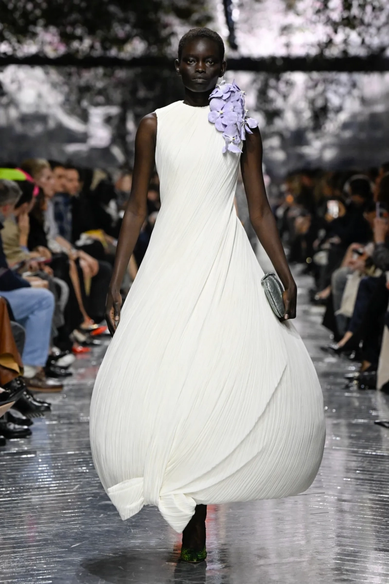 christian-dior-spring-2026-rtw-hc-r-gg-0002.webp
