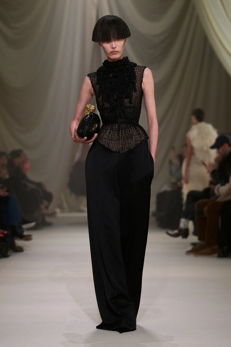 00028-ashi-studio-spring-2026-couture-credit-gorunway.webp