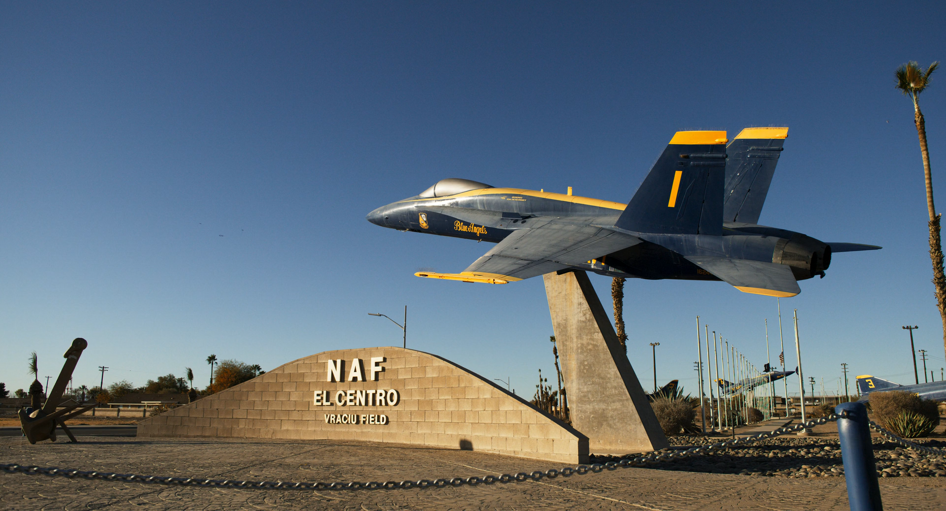 The Blue Angels (2024) 1080p WEB-DLRip H264.mkv_snapshot_00.01.46.667.png