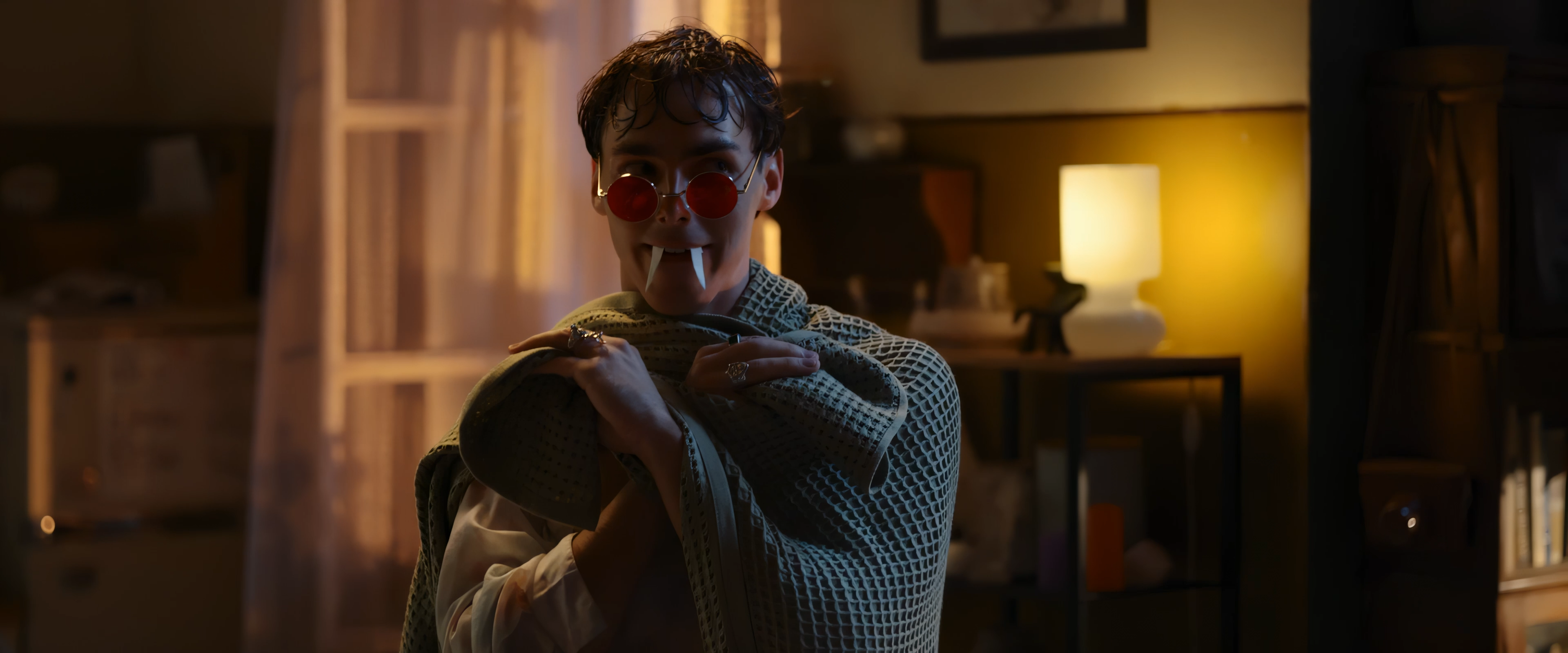 Сводишь с ума (2025) 4K.mkv_snapshot_01.00.48.440.png