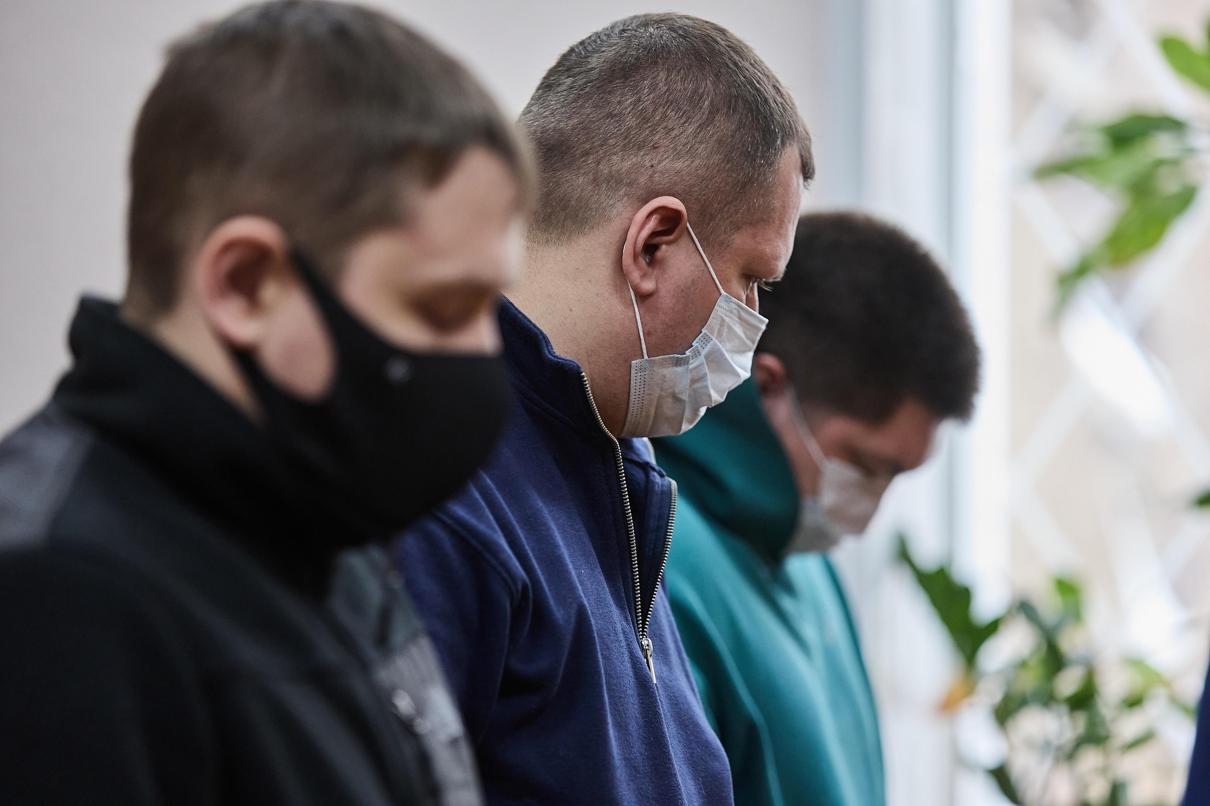 Трое экс-полицейских из Новосибирска получили срок за кражу во время обыска