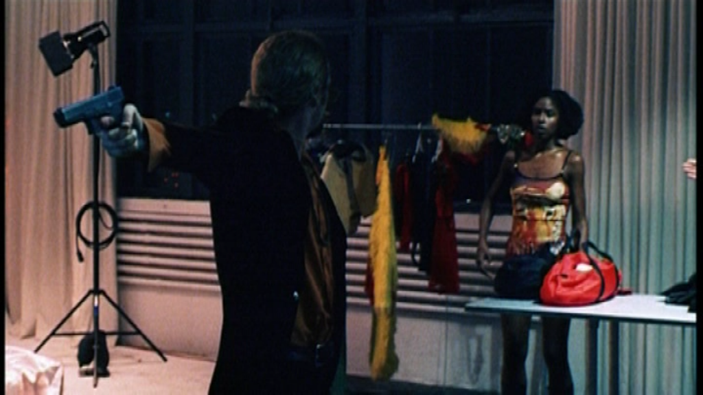 Undermind (2003) [DVDRemux].mkv_snapshot_00.42.31.600.png