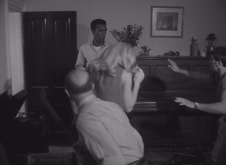 Ночь живых мертвецов.1968.BDRip AVC msltel.mkv_snapshot_00.41.38.471.jpg