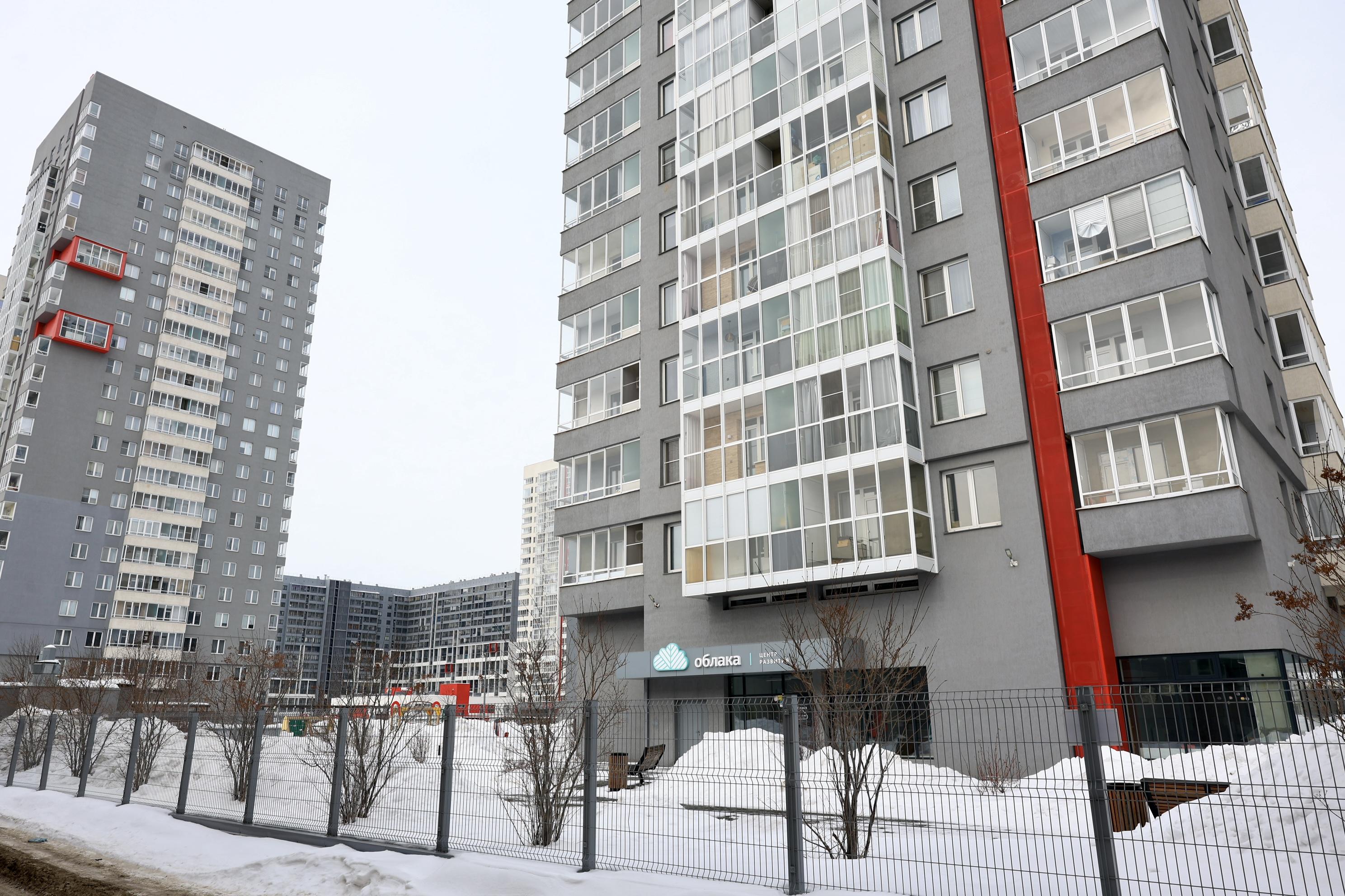 Жительница Челябинска годами страдает от лая соседских шпицев