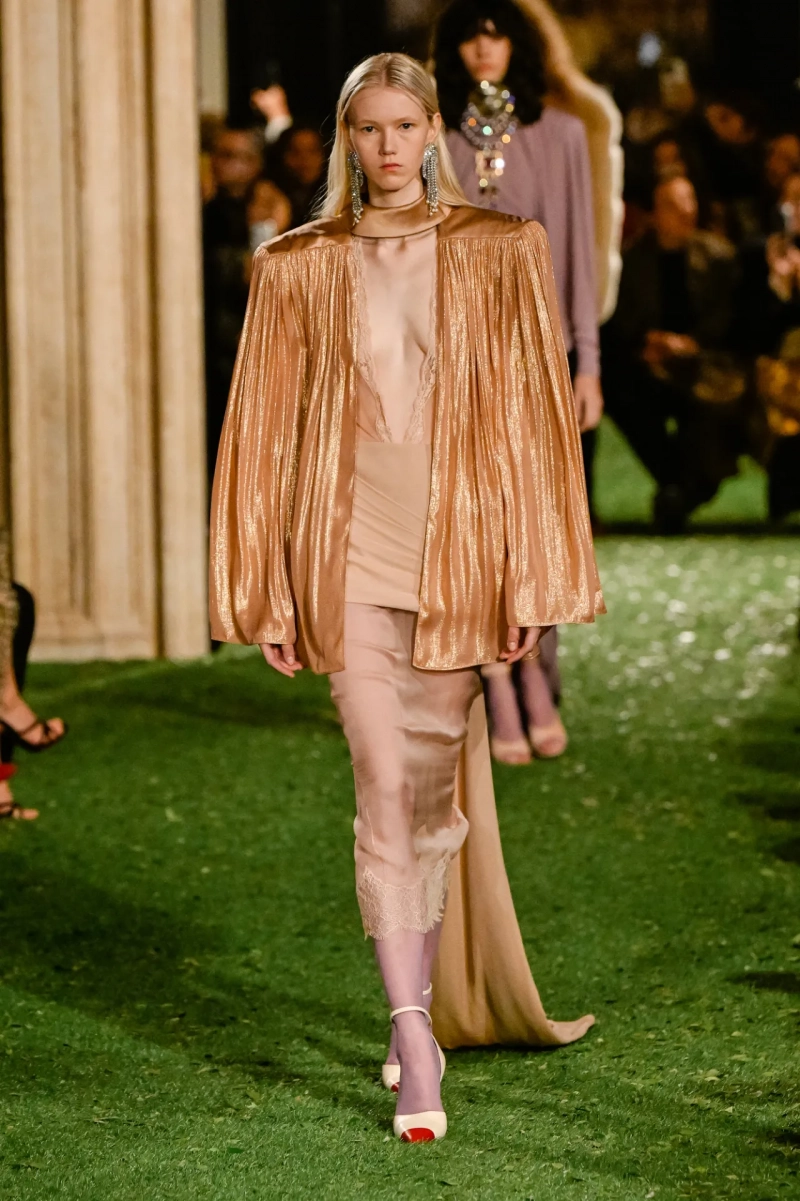 valentino-fall-26-rtw-GG-027.webp