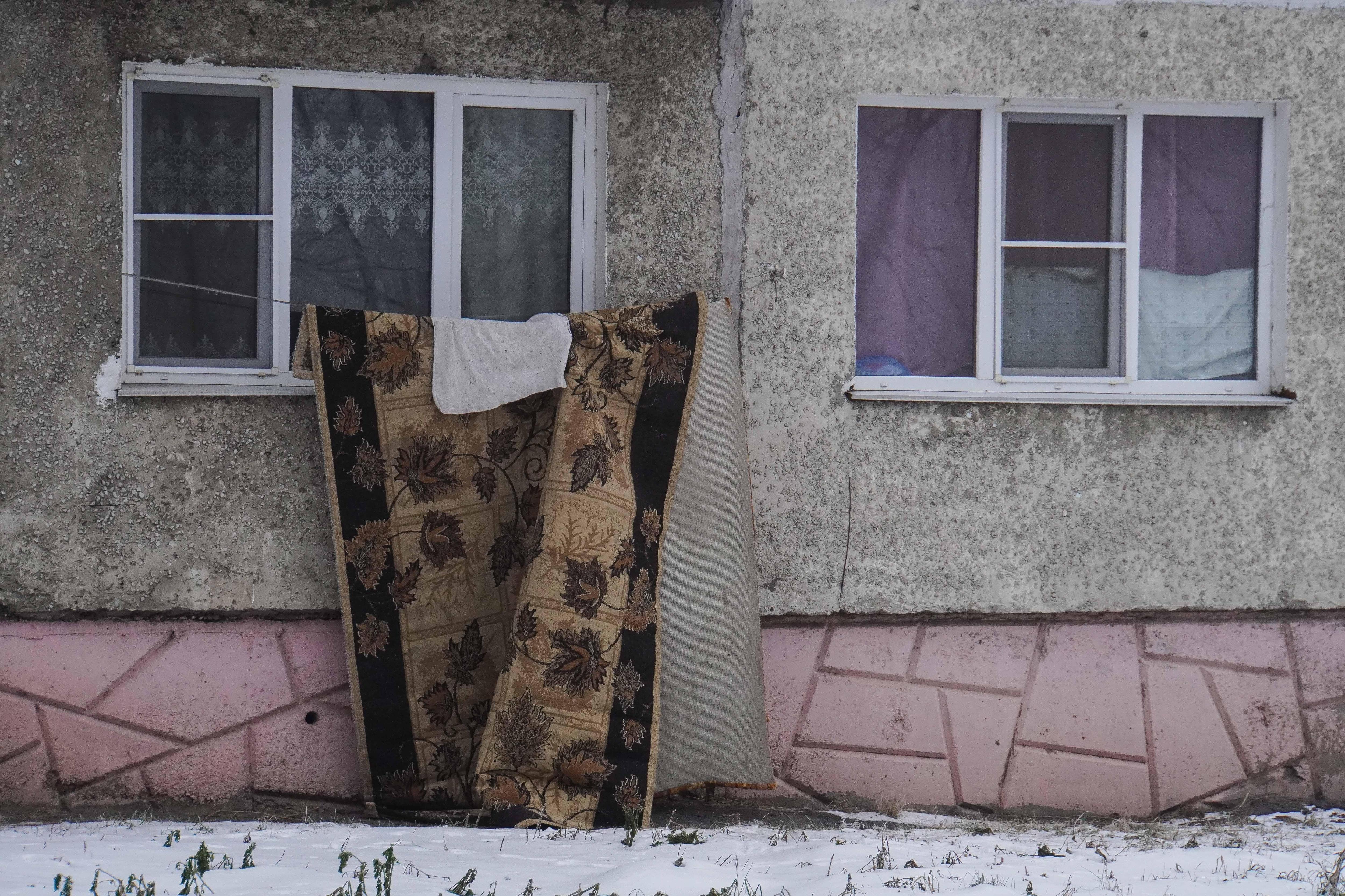 Штраф до 15 тысяч рублей грозит пермякам за выбивание ковров и сушку белья