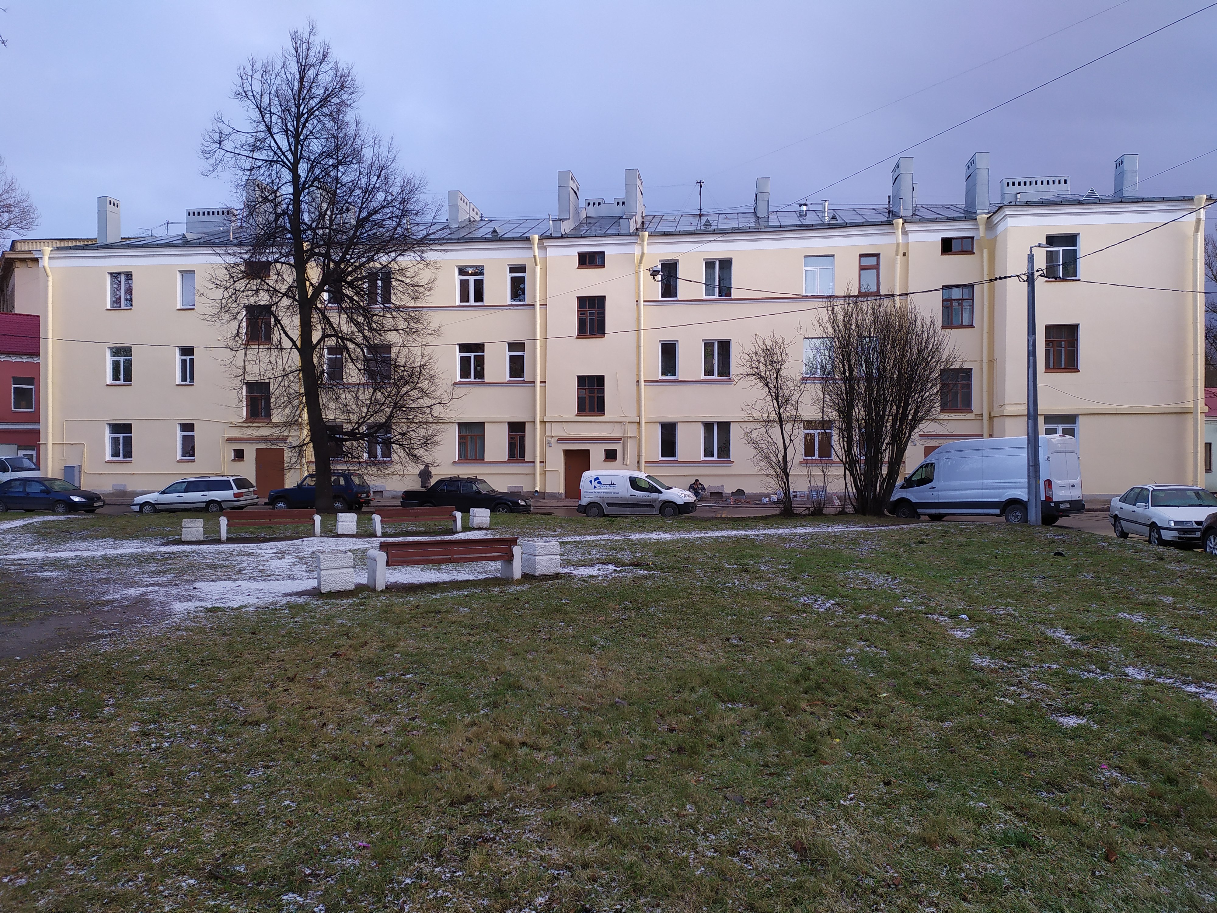 ул. Ткачей, 8