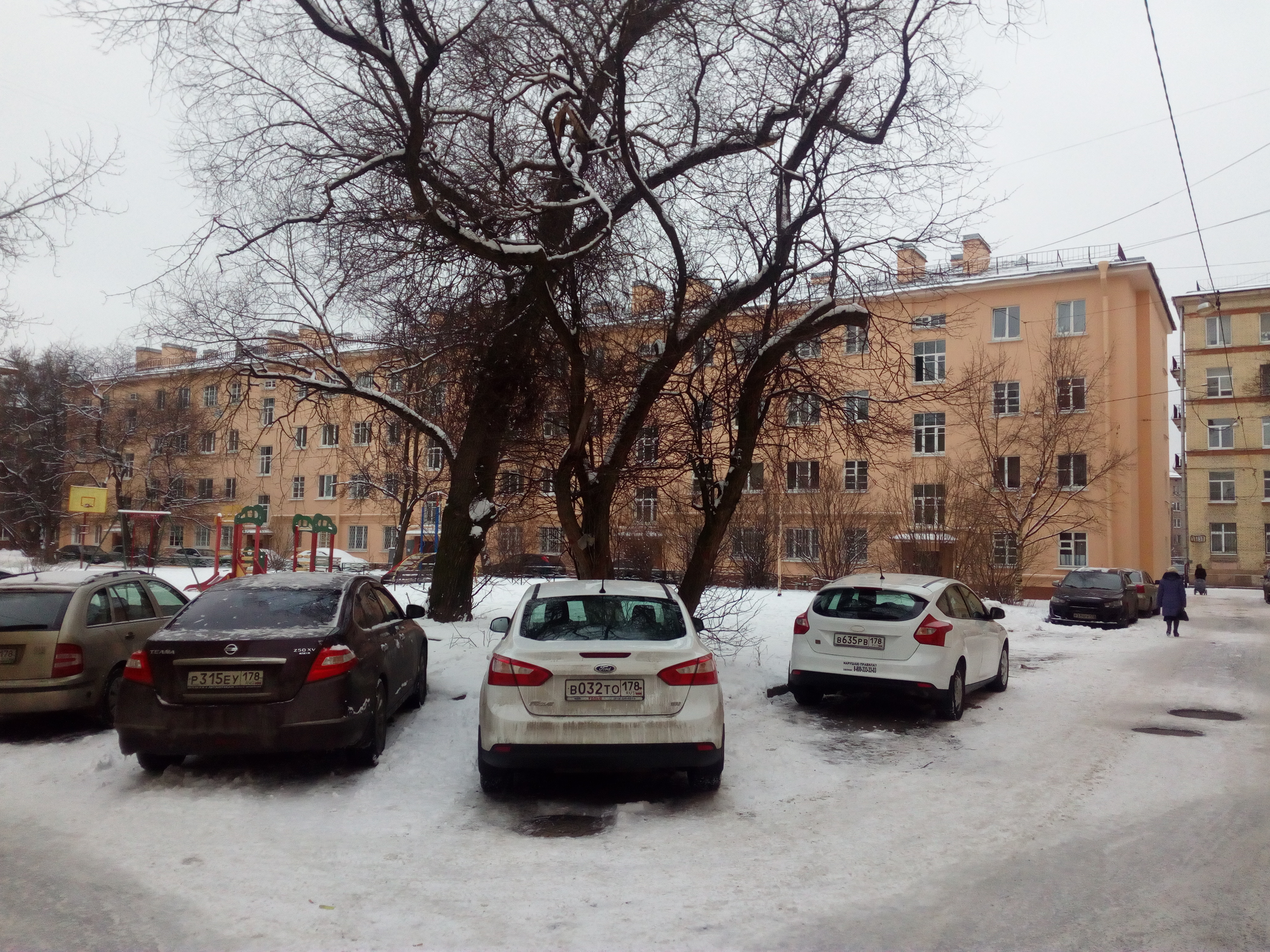 Фарфоровская ул 28