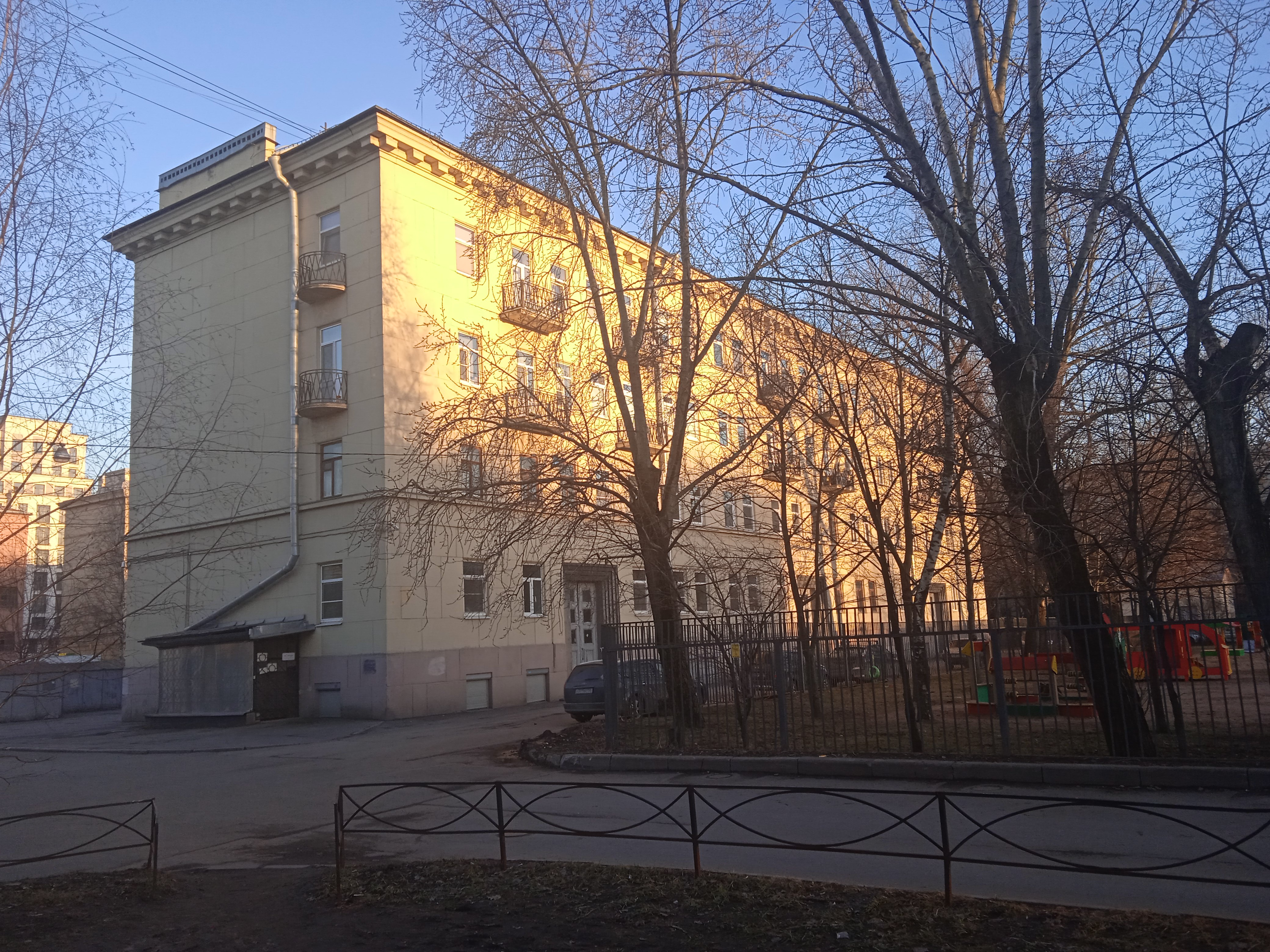 Благодатная ул. 42