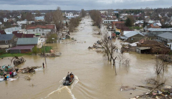 Паводок в Пермском крае: подтоплены участки в трех поселках и закрыт мост в Кунгуре