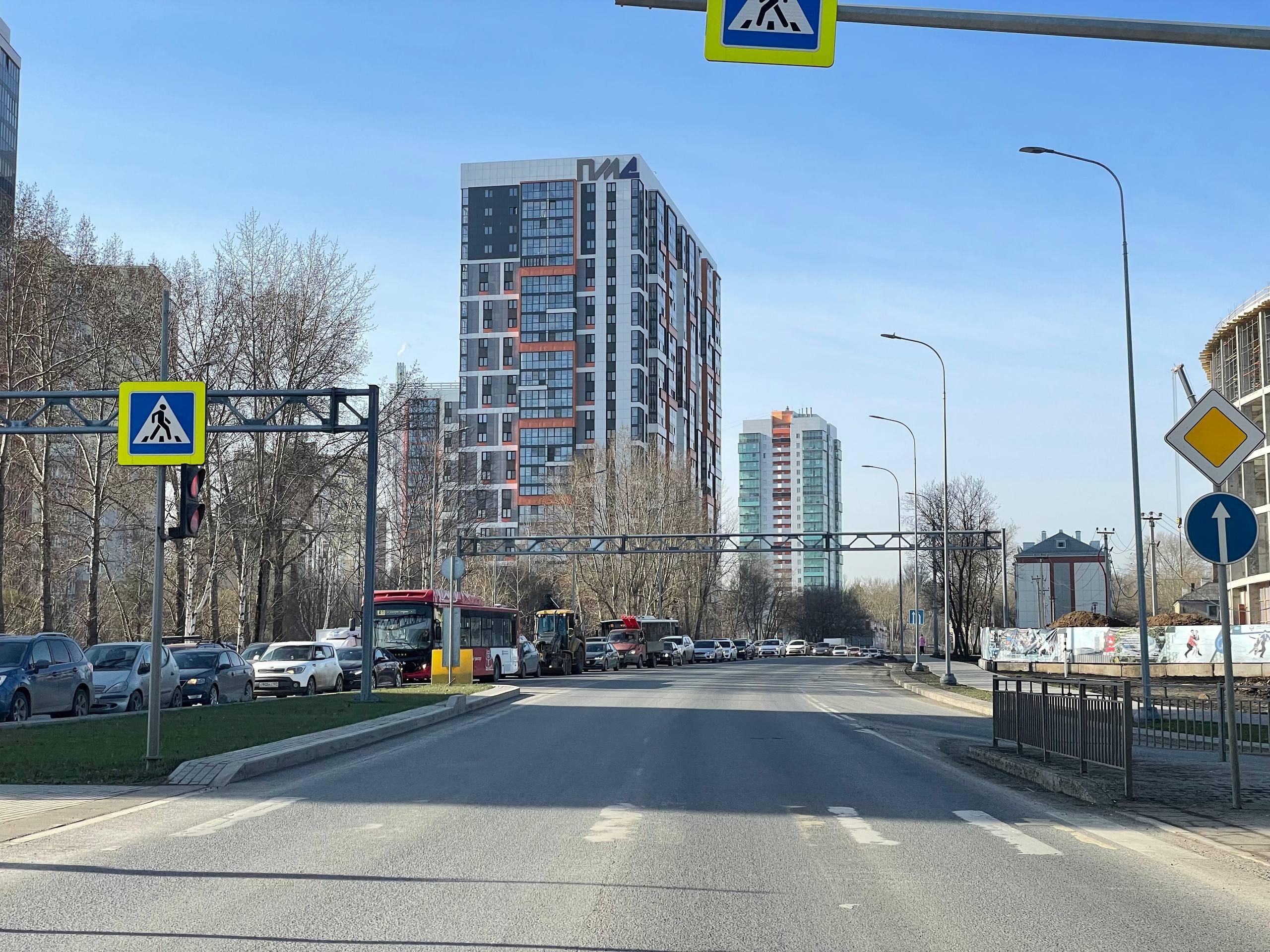 Коллапс на площади Гайдара в Перми: задержки автобусов превысили 40 минут