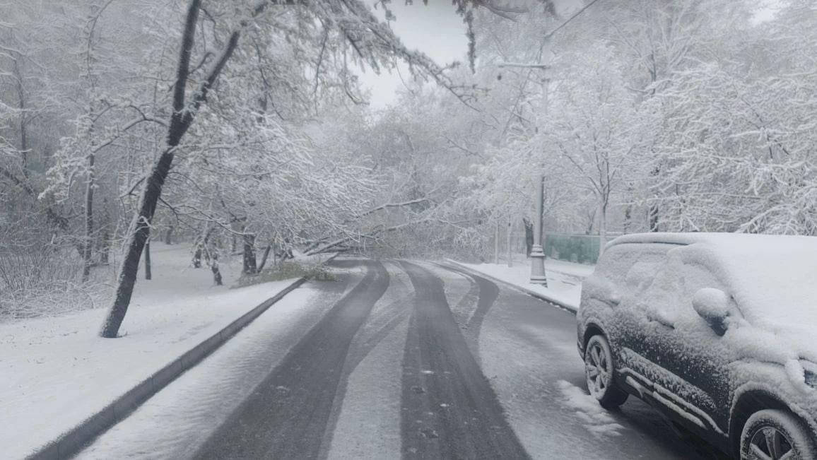 Снег в Москве и Подмосковье: предвестник майских праздников