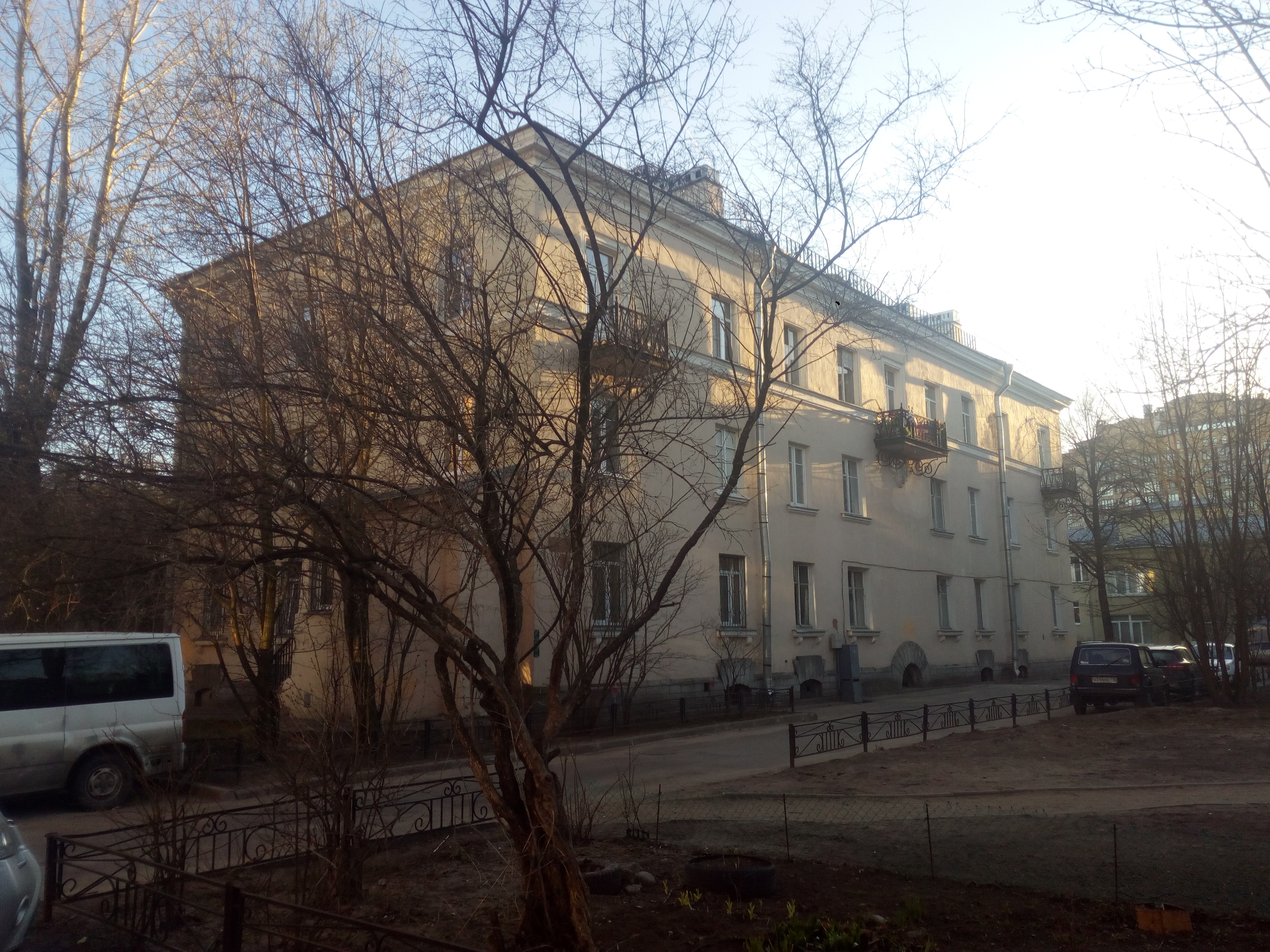 Среднеохтинский 42к2.jpg