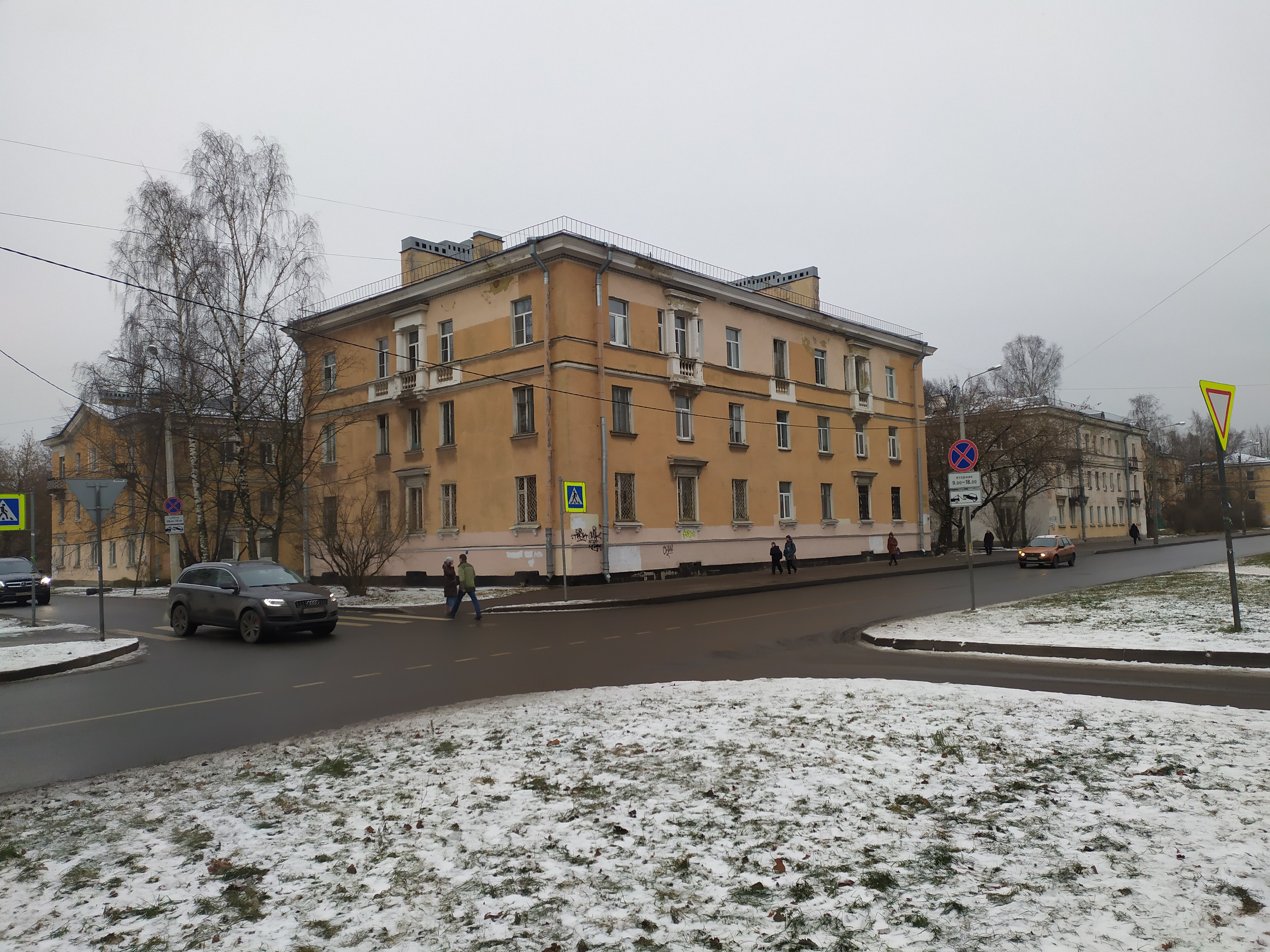  ул. Лётчика Пилютова, 16к1