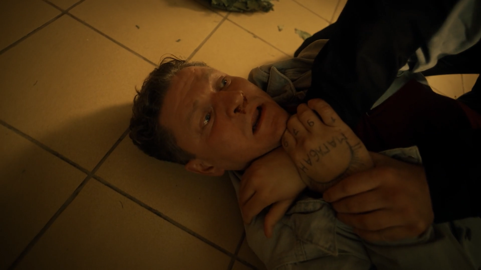 Psy.i.volki.S01.E01.2026.WEB-DL.1080p.ExKinoRay.mkv_snapshot_44.12.png