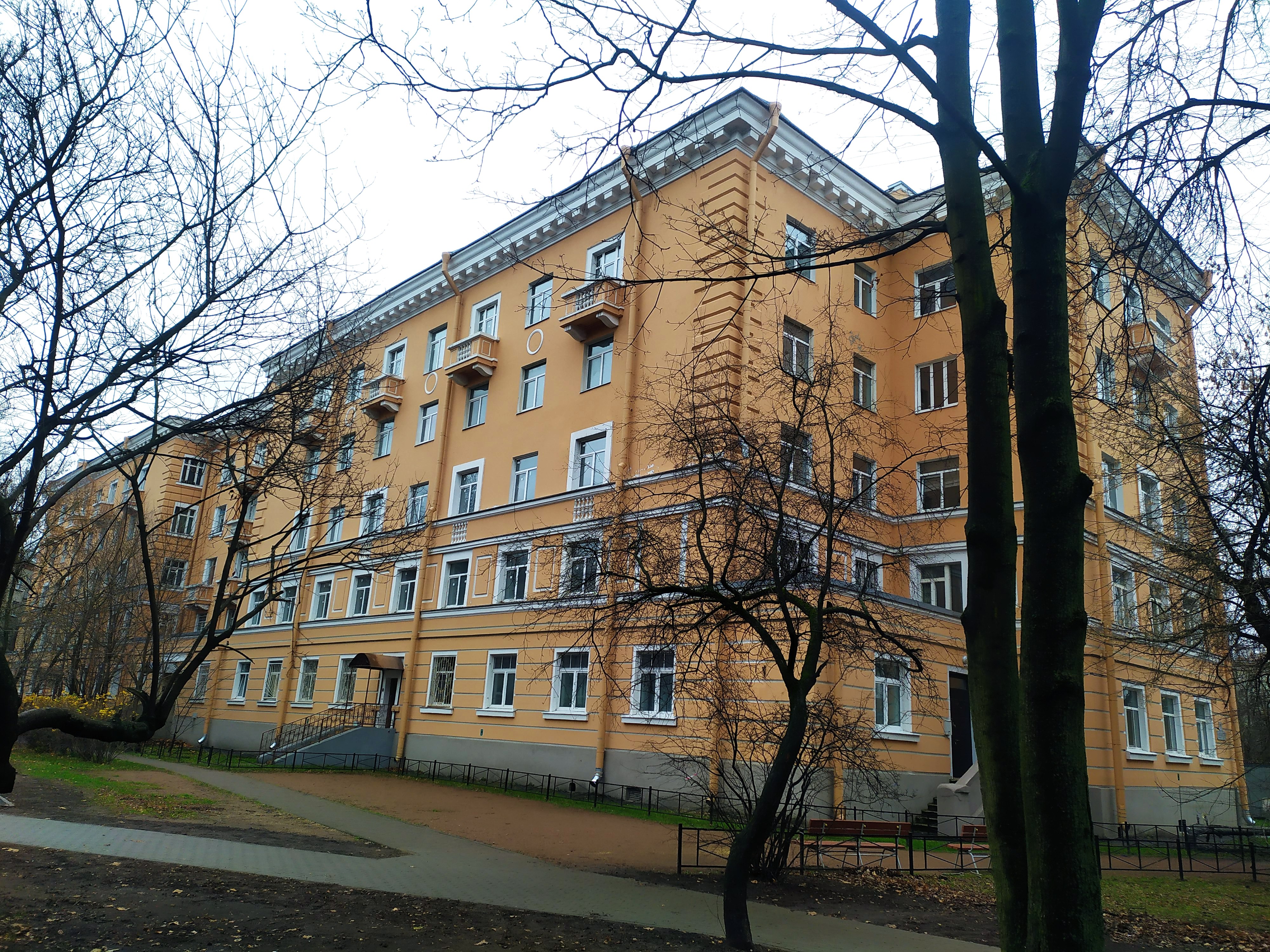 Карельский пер. 5.JPG