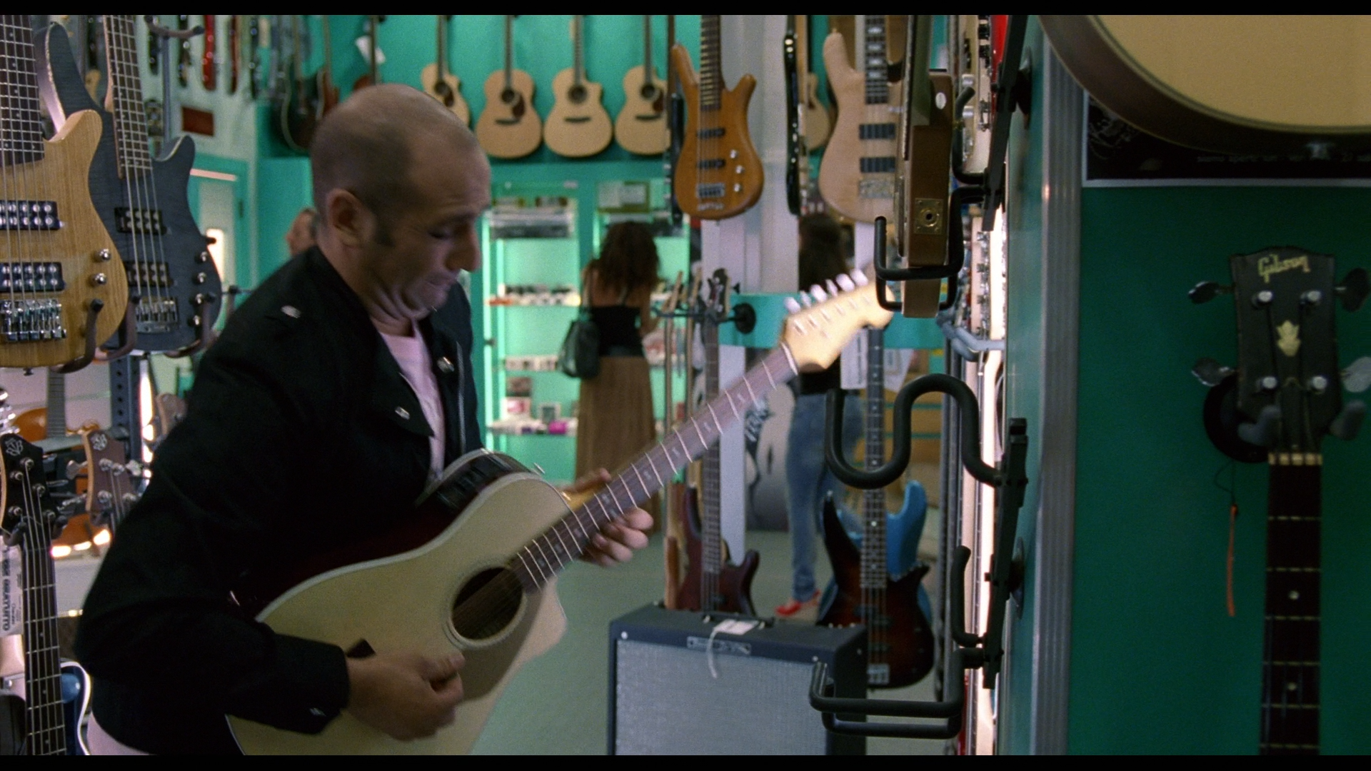 Cado.dalle.nubi.2009.BDRemux.1080p.mkv_snapshot_00.22.14.617.png