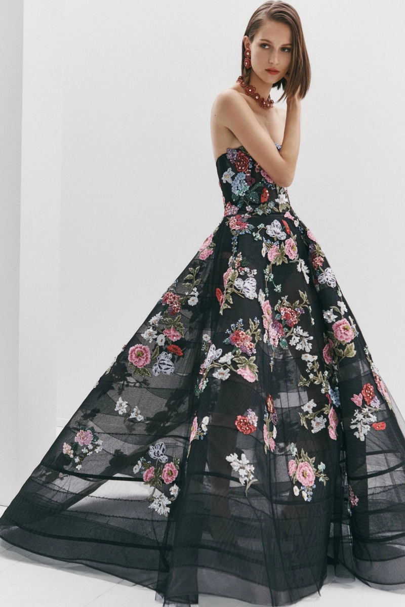 00037-carolina-herrera-prefall-2026-credit-brand.webp